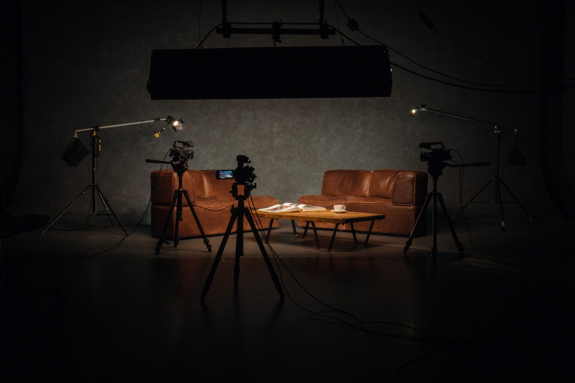 günstige Videoproduktionen in unserem Kölner Studio für Film und Videoproduktion